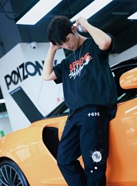 supreme tee — seller photo 8