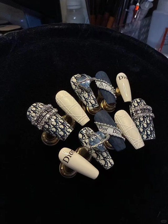 DIOR Nail Art: seller detail photo 5