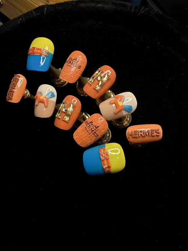 Hermès Nail Art: seller detail photo 1
