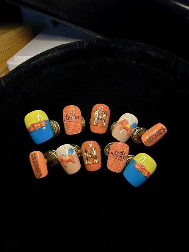 Hermès Nail Art: seller detail photo 2