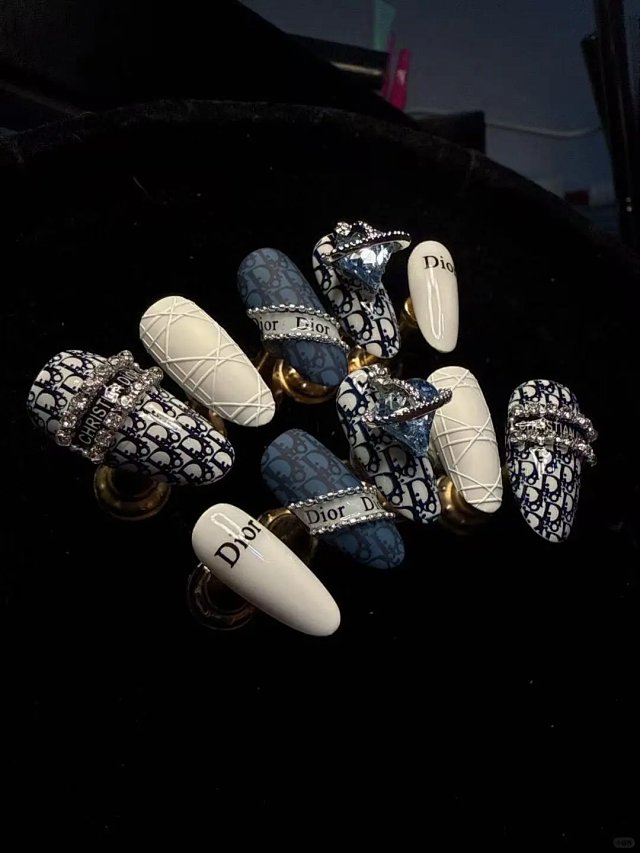 DIOR Nail Art: seller detail photo 2