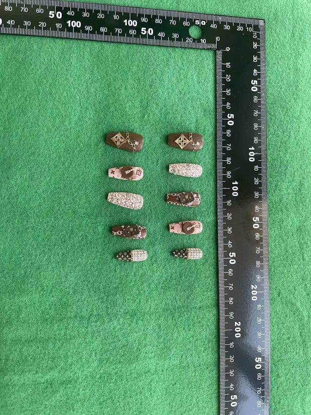 LV Nail Art: seller detail photo 3