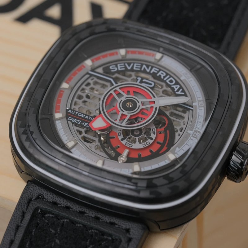 PS3 01 47mm Watch