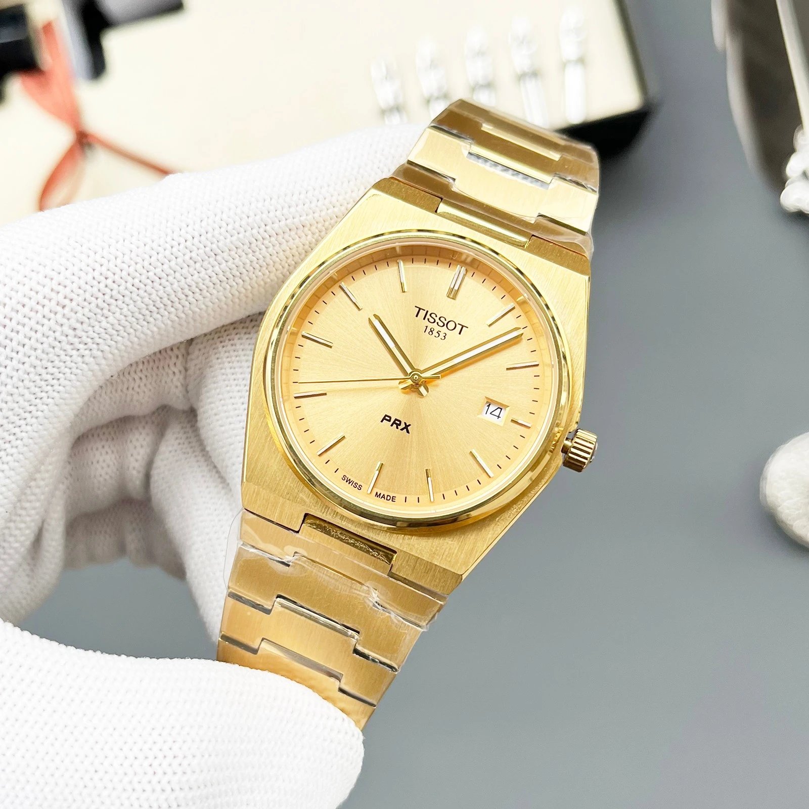 Gold case, Gold dial, Steel band