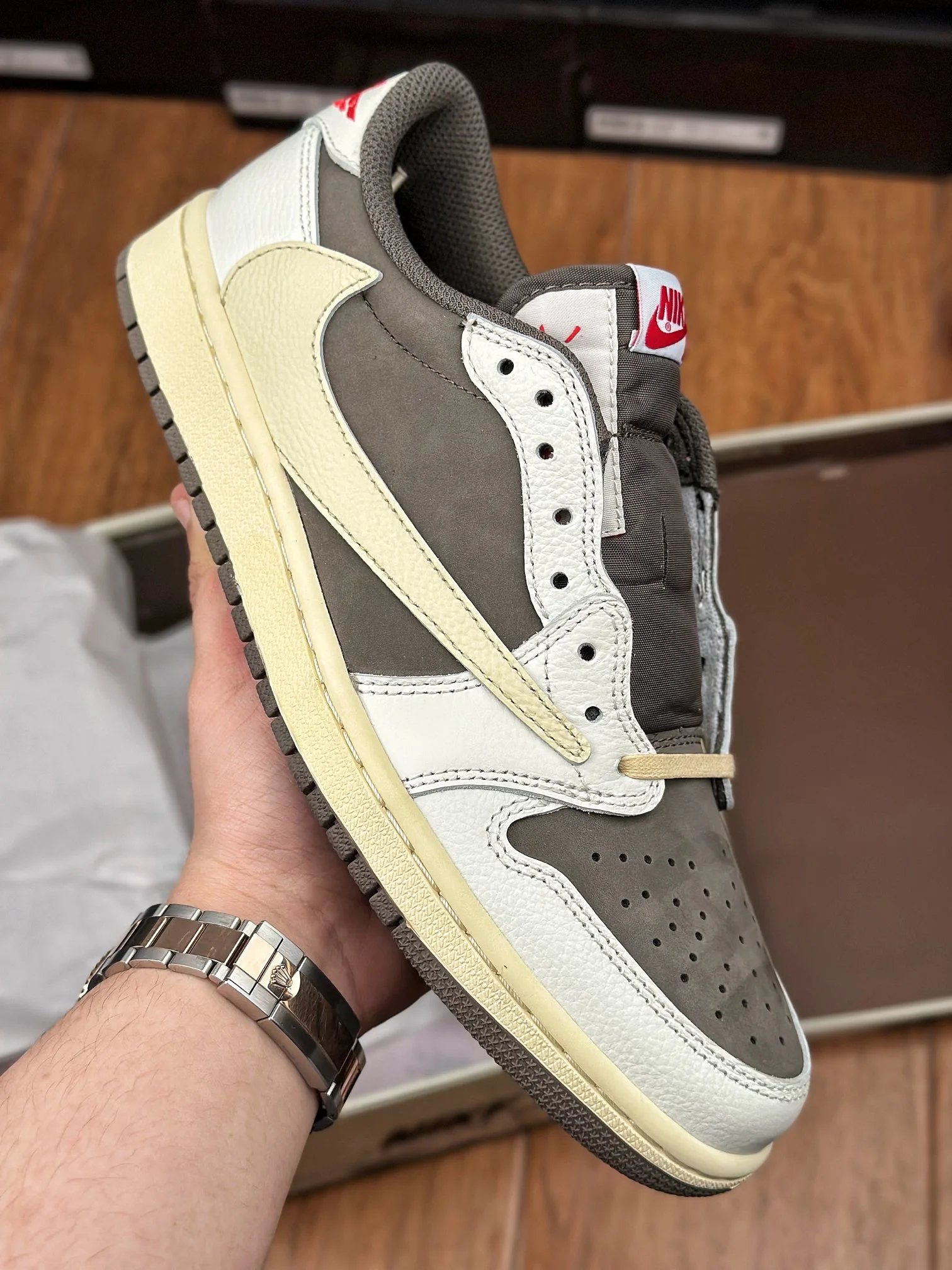 White Brown Barbell Low Top Reverse Mocha