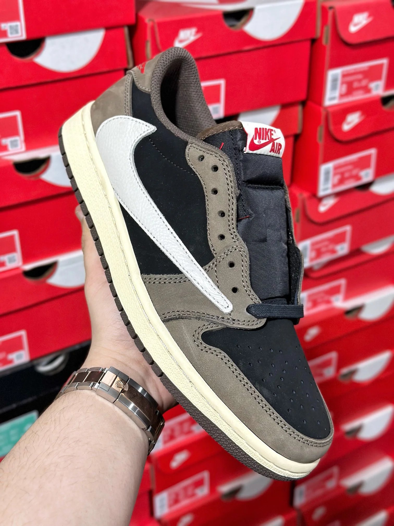 TS co-branded early generation barb low-top
