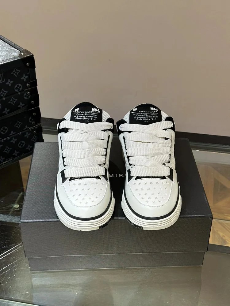 Trendy batch shoes A