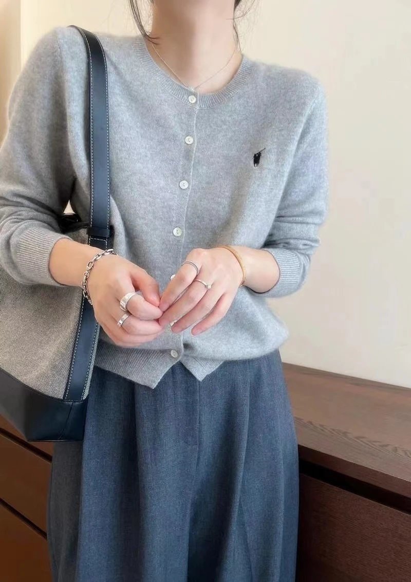浅灰