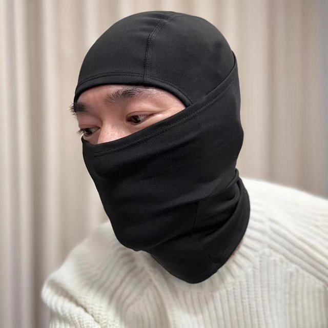 Nike Sheisty Facemask: seller detail photo 1