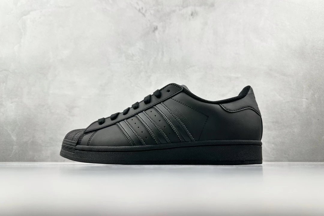 EG4957 Pure Black