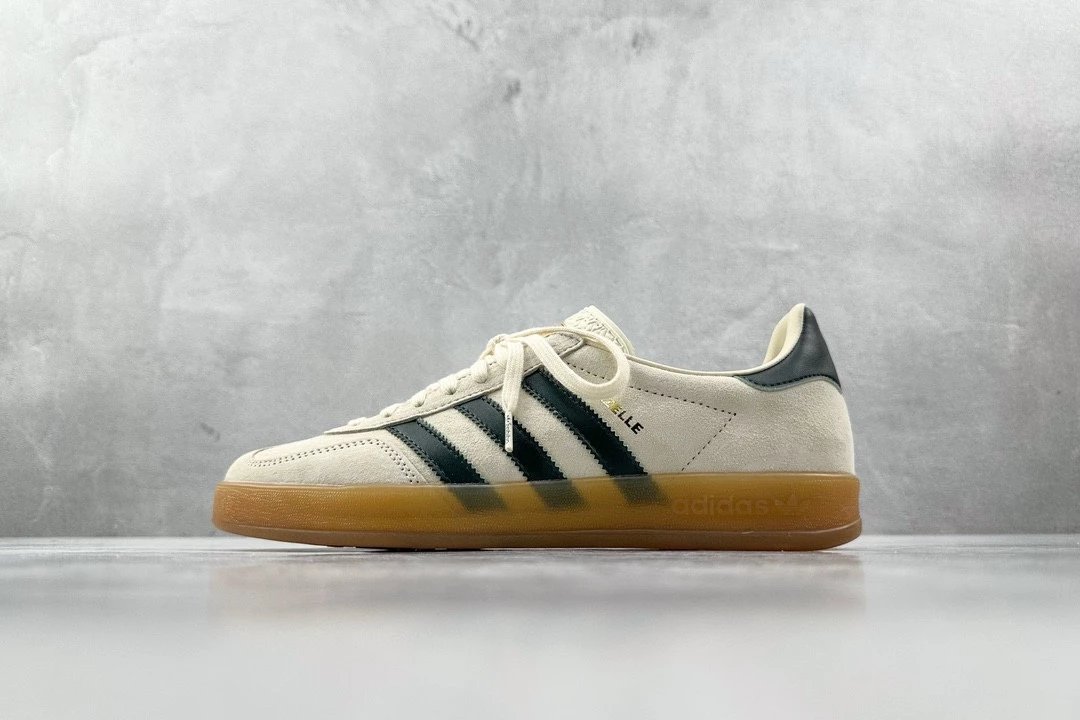 Jelly Beige/Black Style No.: IH7502