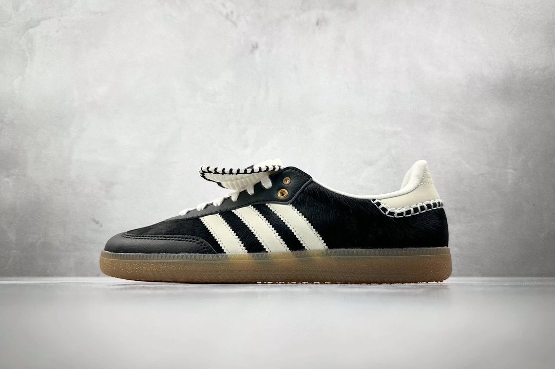 BONNER Black Style No.: IE0580