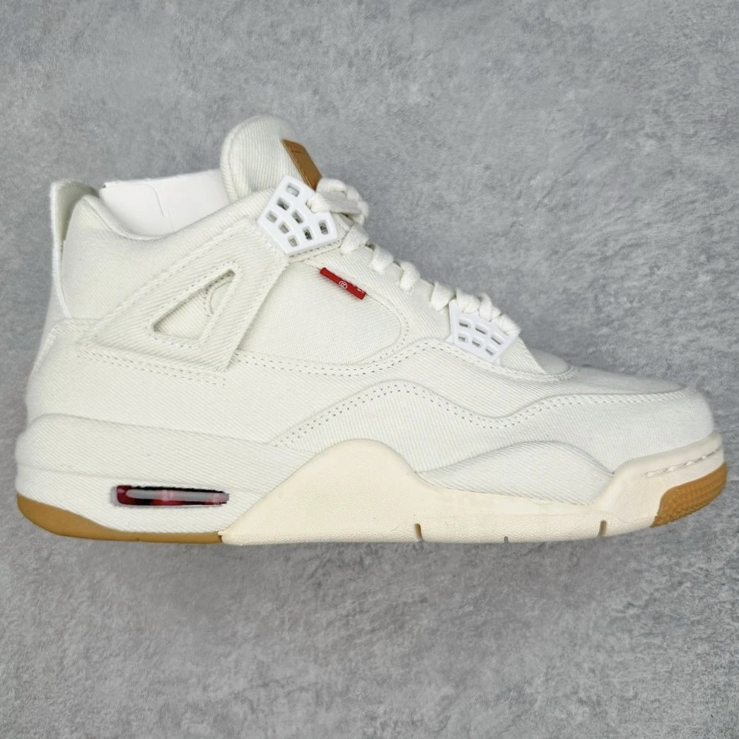 Levi's x Denim White AO2571-100