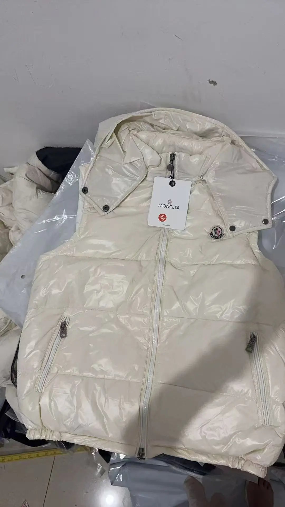 White Vest - High-End