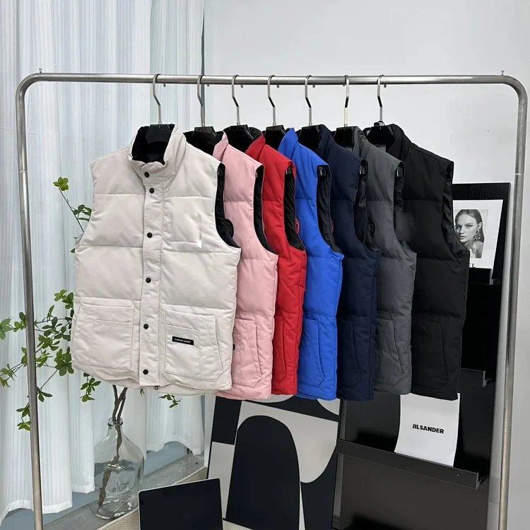 Canada Goose Vest for Men (Unisex Couple Style)