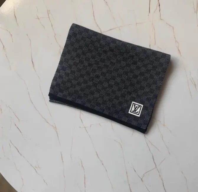 Checkerboard Scarf - Black Gray