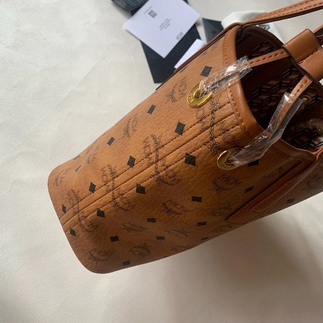 MCM Bag: seller detail photo 4