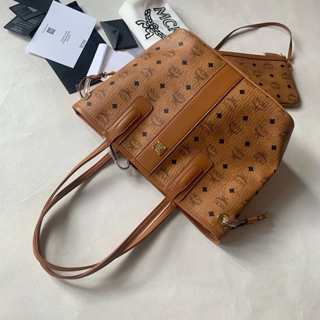 MCM Bag: seller detail photo 1