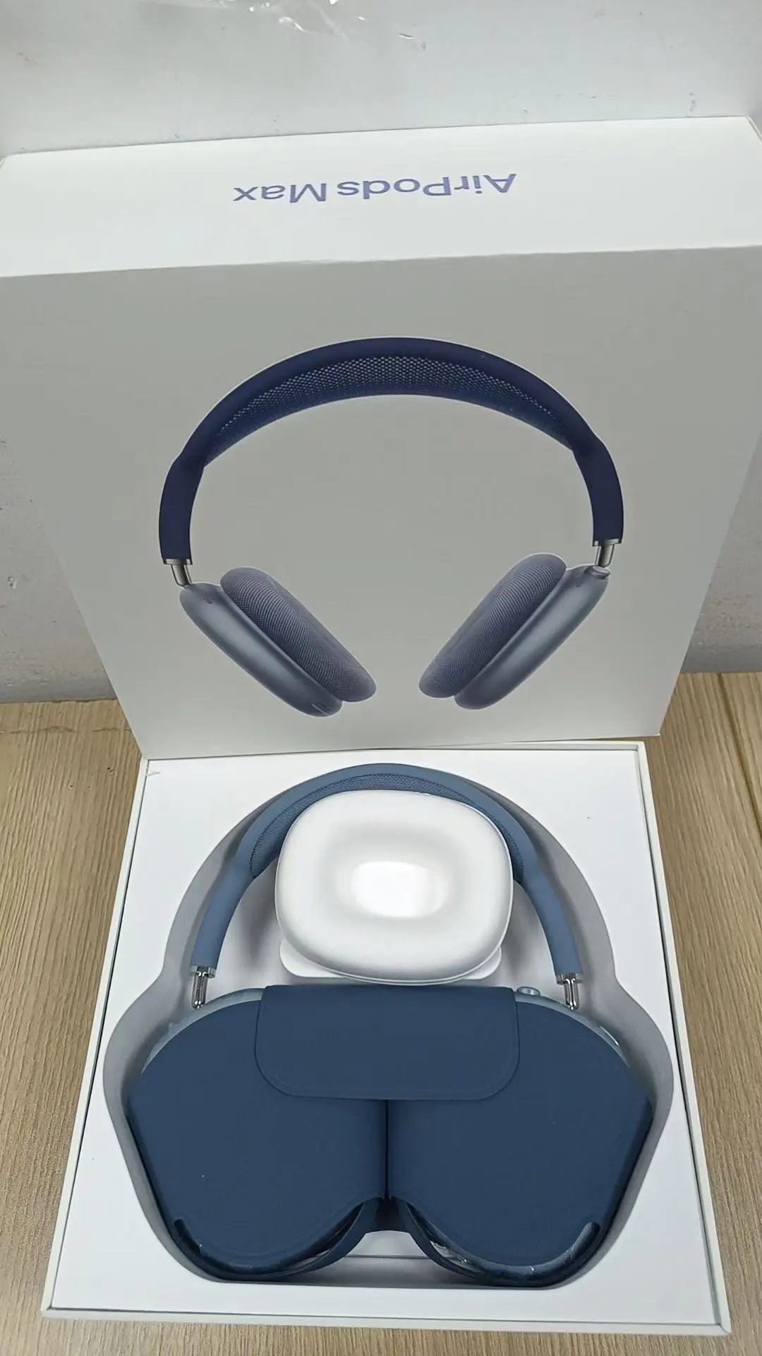 Apple Airpods Max 9