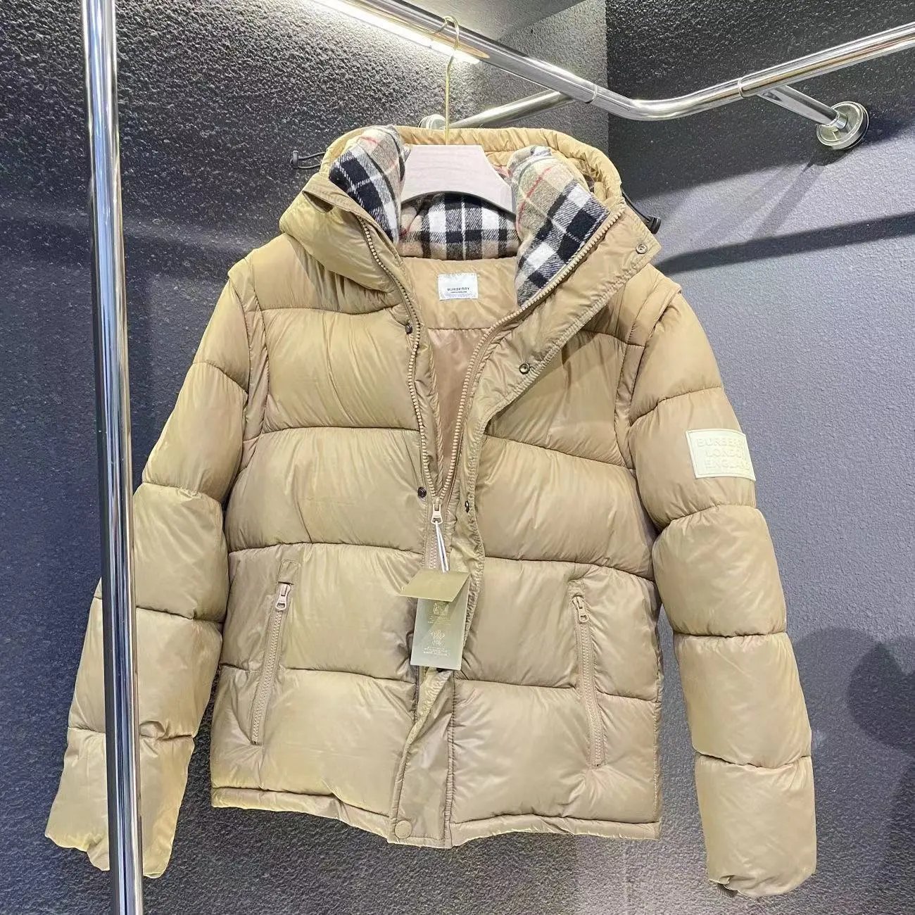 卡其色Burberry棉服