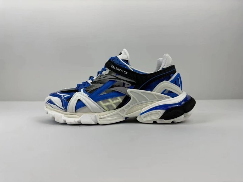 Tra.2.SHOES