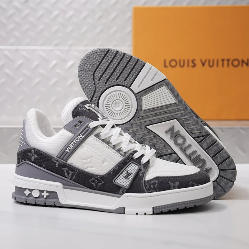 Men And Women Sports Shoes