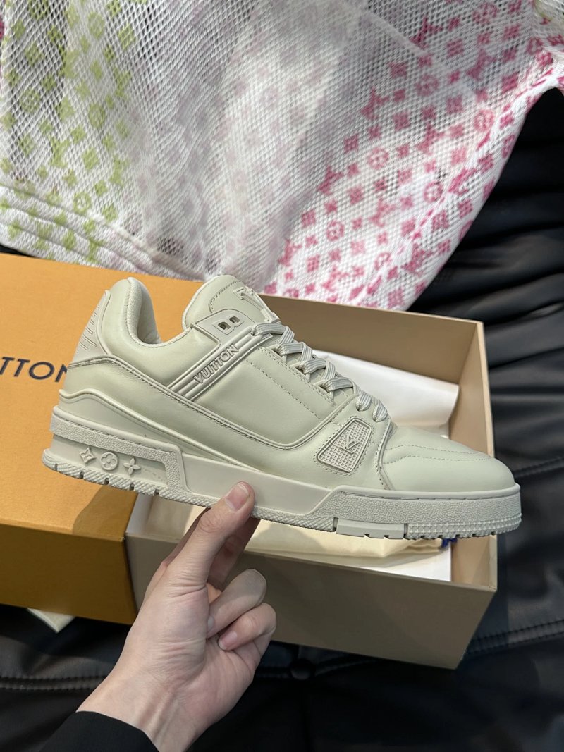 Traine Shoes