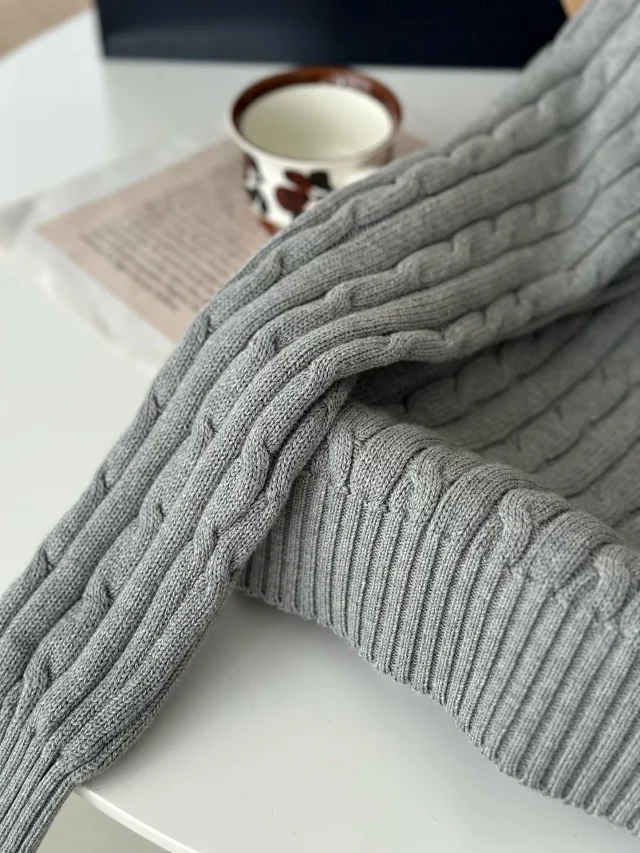 Ralph Lauren Knitwear Cable-Knit V-Neck Sweater product detail image 5