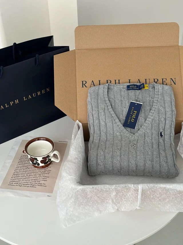 Ralph Lauren Knitwear Cable-Knit V-Neck Sweater product detail image 3
