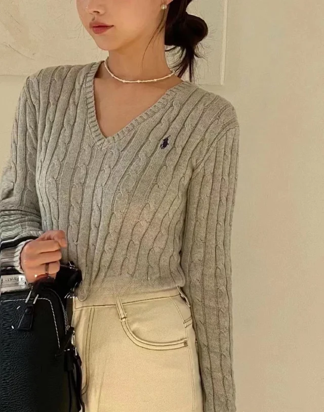 Ralph Lauren Knitwear Cable-Knit V-Neck Sweater product detail image 16