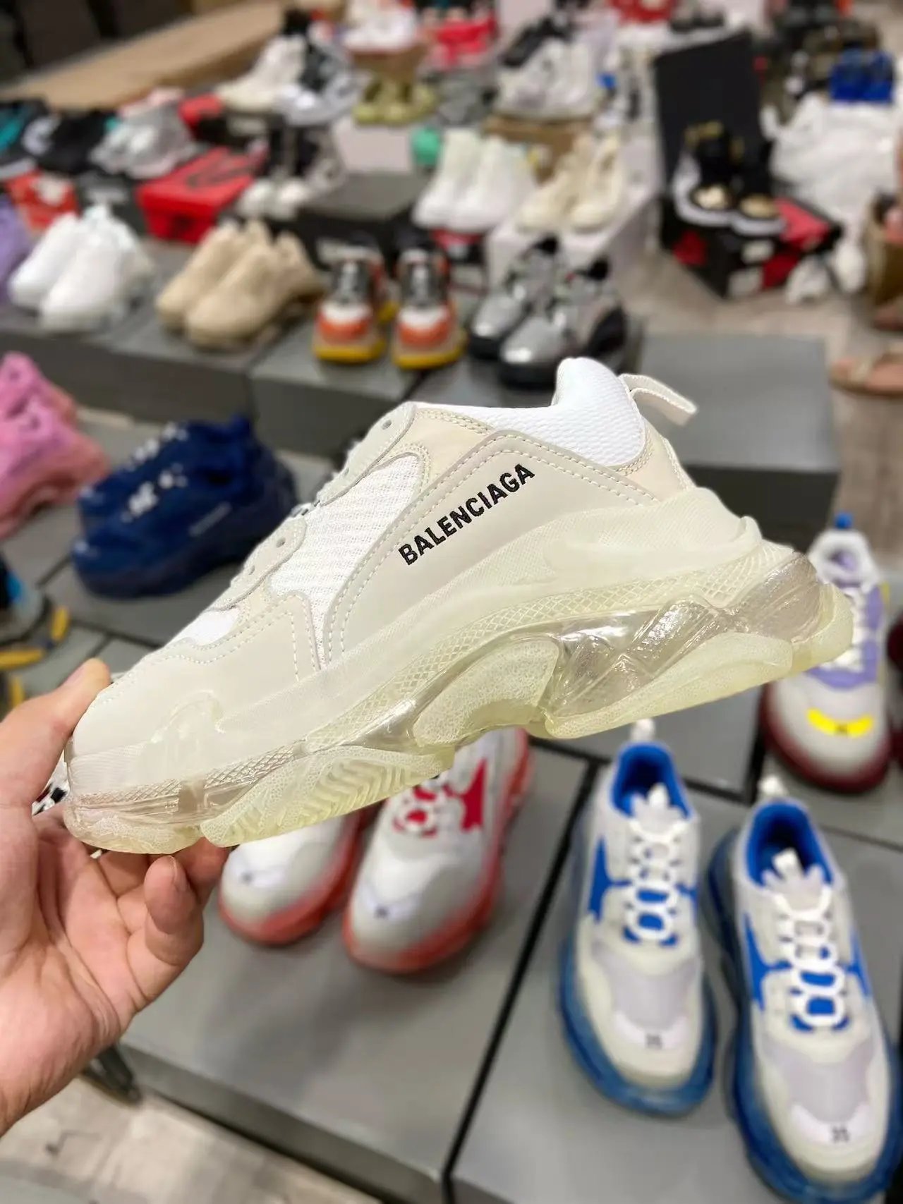 【粉丝福利 断码清仓特价鞋】实拍 一比一纯原品质 原价400多的品质Balenciaga巴黎世家1代气垫 Triple S 舒适百搭 低帮 老爹鞋 男女款 奶白色气垫 增高鞋增高5厘米