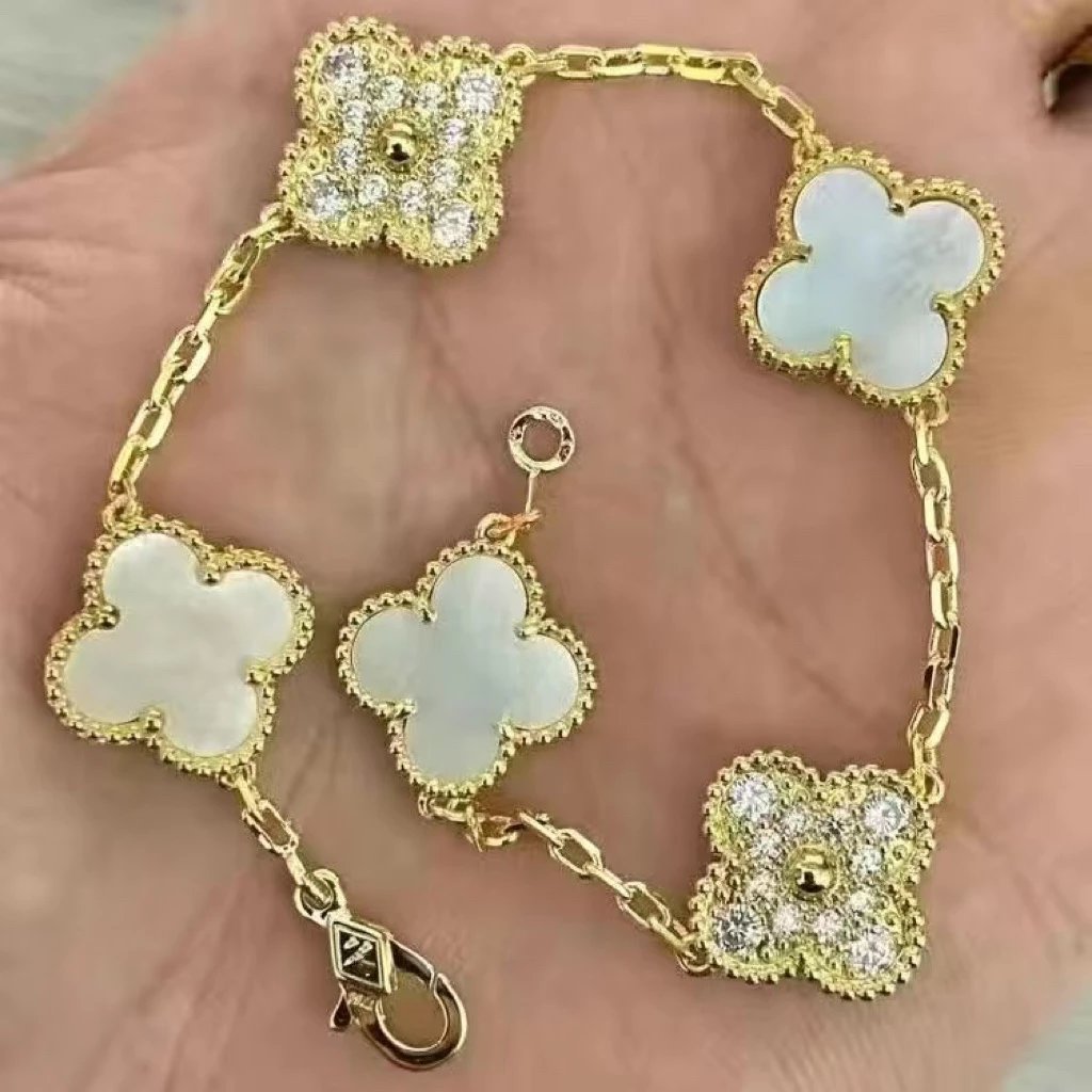 White agate + diamonds - gold