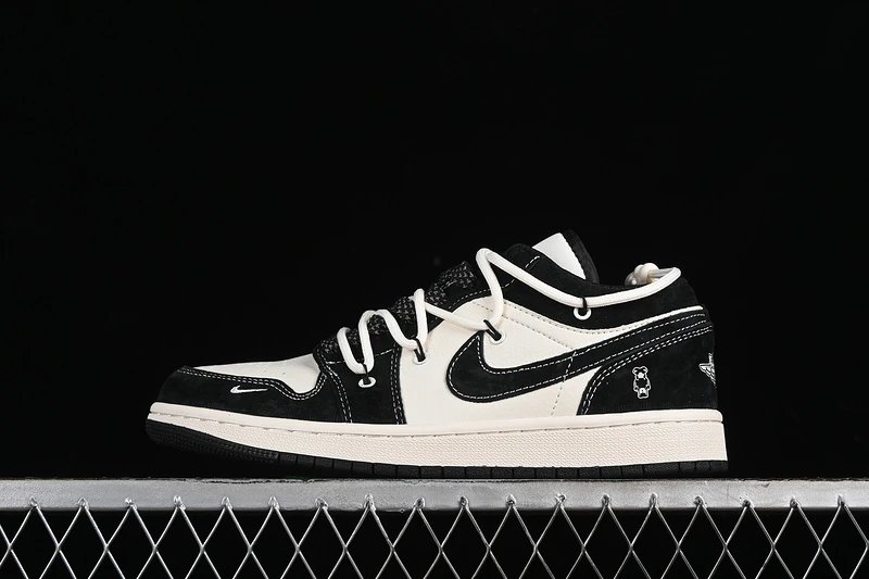 Nike Dunk Low Black White Sneakers