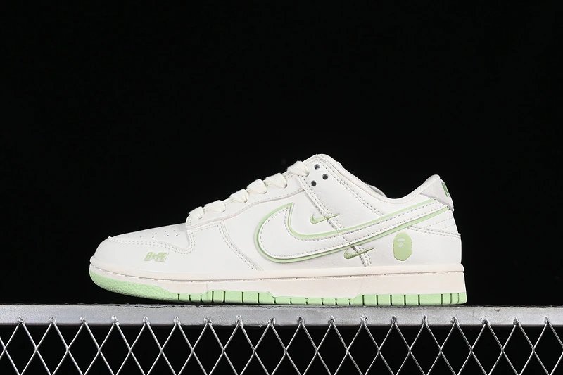 Nike Dunk Low White Green Sneakers