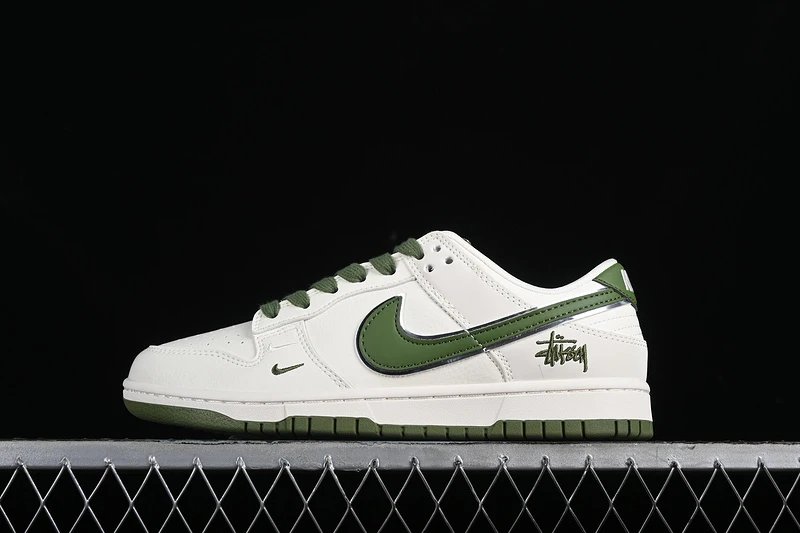 Nike Dunk Low White Green Sneakers