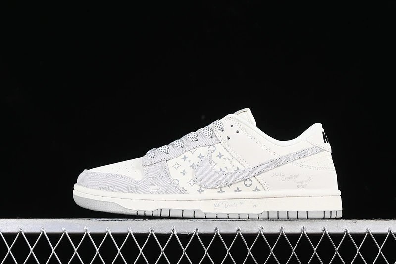 Nike Dunk Low White Grey Sneakers