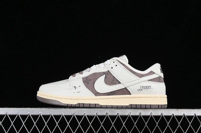 Nike Dunk Low White Brown Sneakers
