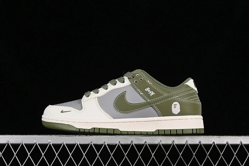 Nike Dunk Low Green White Sneakers
