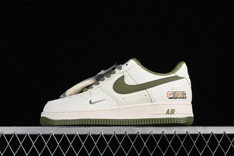 Nike Air Force 1 White Green Sneakers