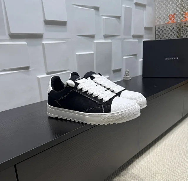 Numeris Sneakers Low-Top Lace-Up with Serrated Sole product detail image 1