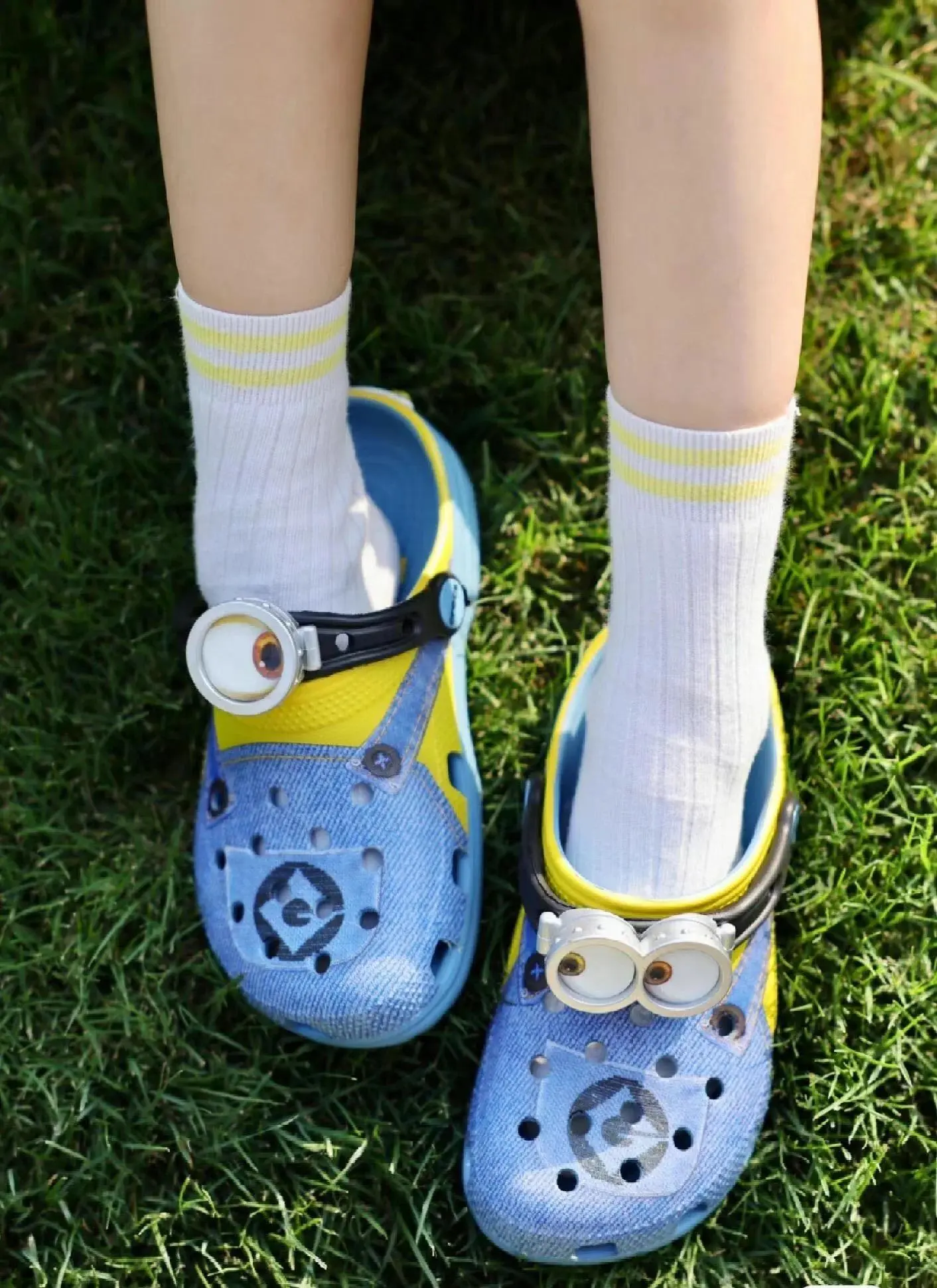 Crocs Minions