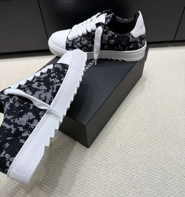 Numeris Sneakers Low-Top Lace-Up with Serrated Sole product detail image 9