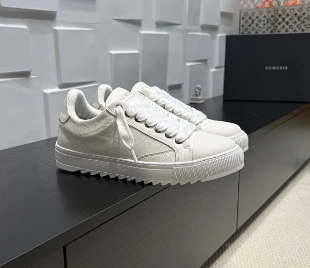 Numeris Sneakers Low-Top Lace-Up with Serrated Sole product detail image 3