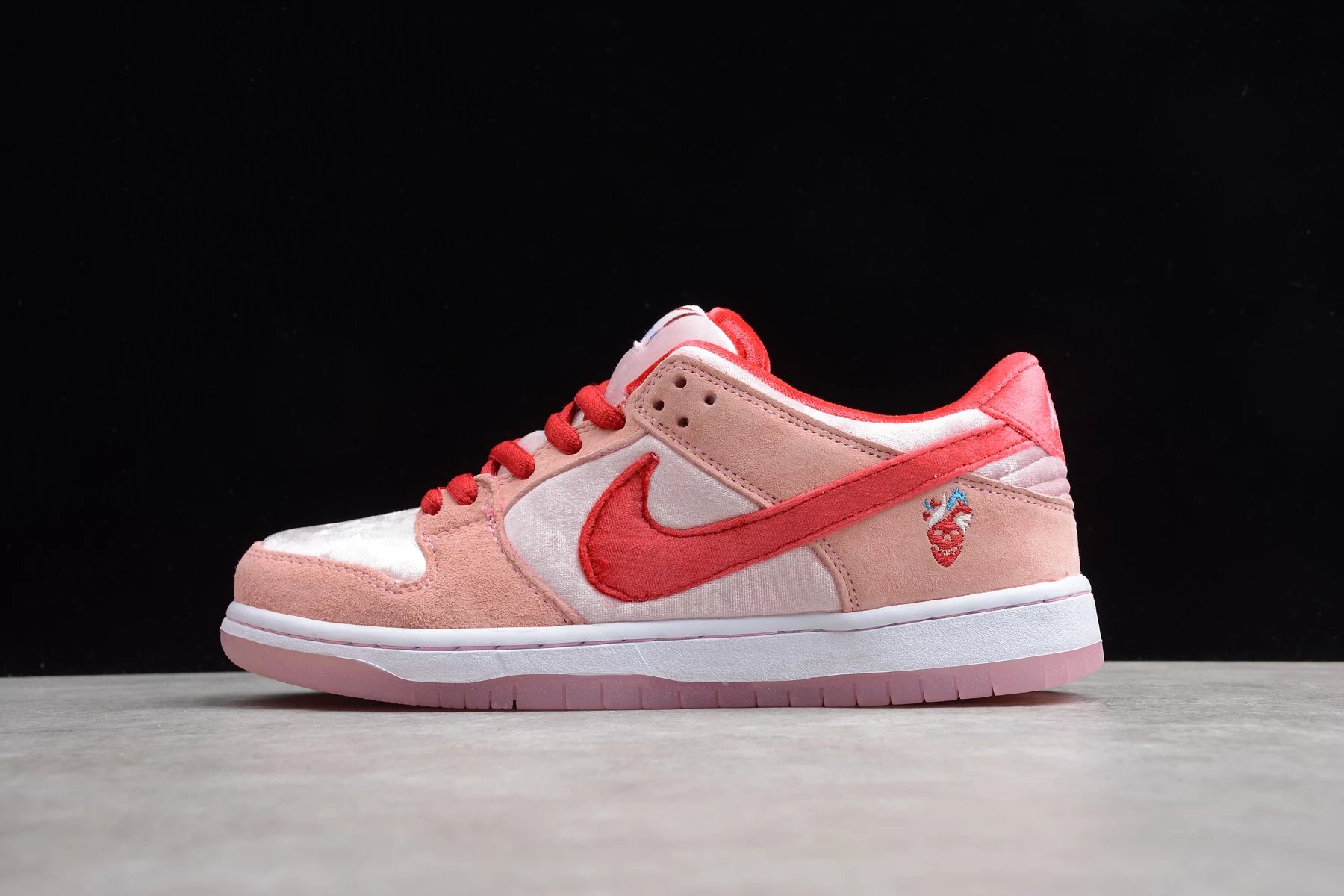 Dunk Shoes Jarritos — Valentine's Day colorway — USFans Spreadsheet photo