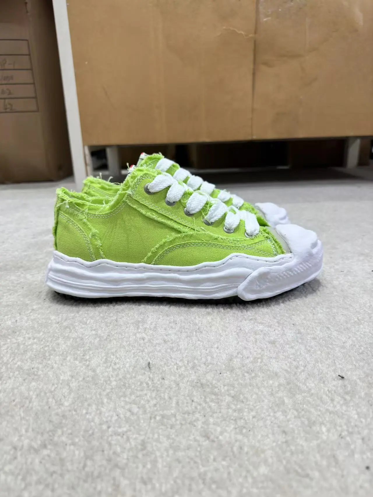 Mihara Yasuhiro Shoes — Fluorescent green colorway — USFans Spreadsheet photo