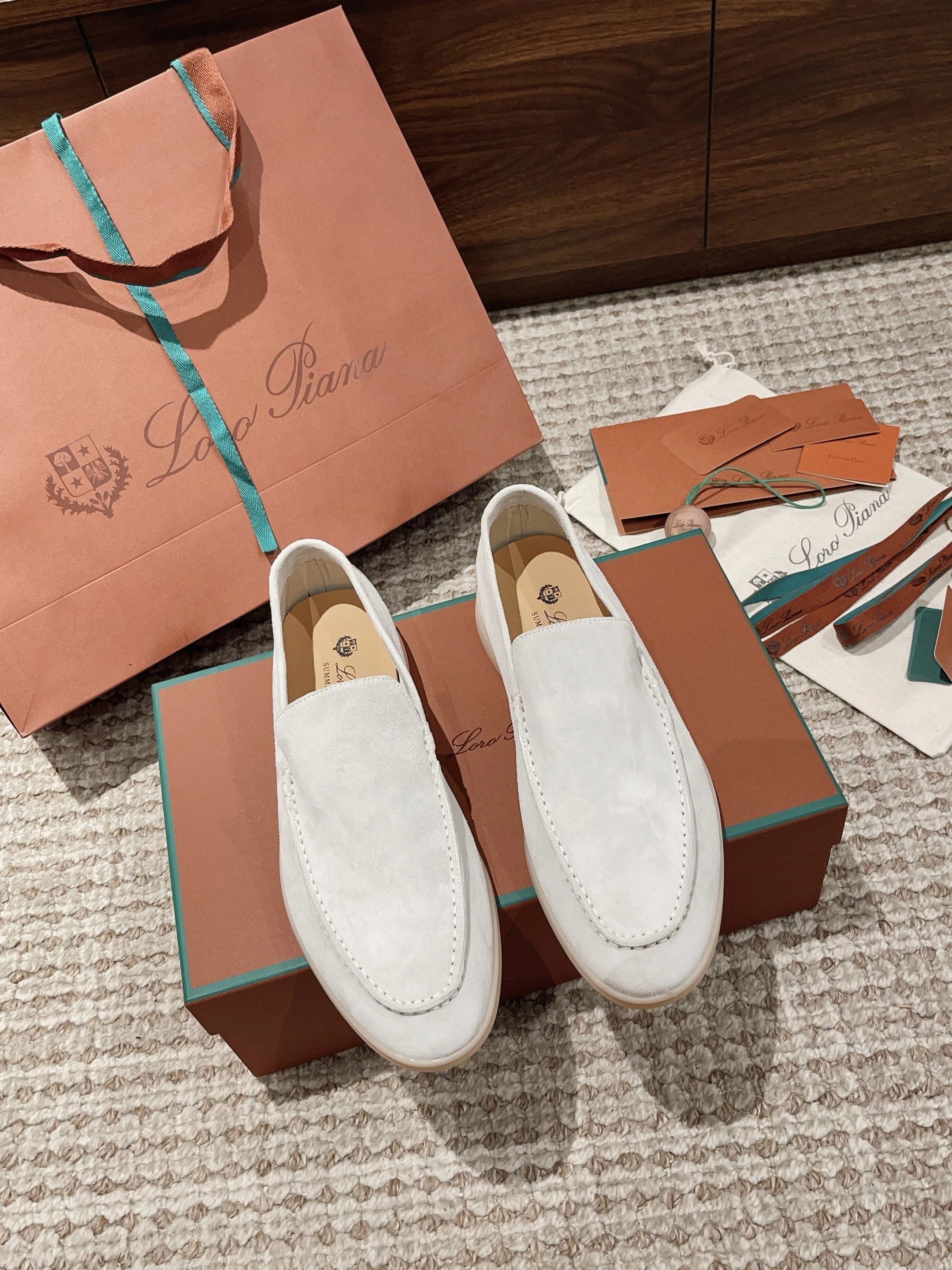 Loro Piana suede foto 3