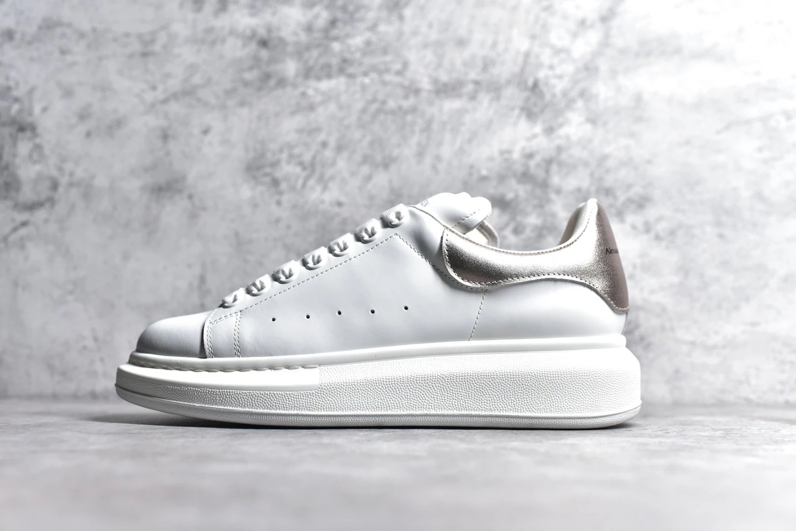 Alexander Mcqueen Leather White Black 8