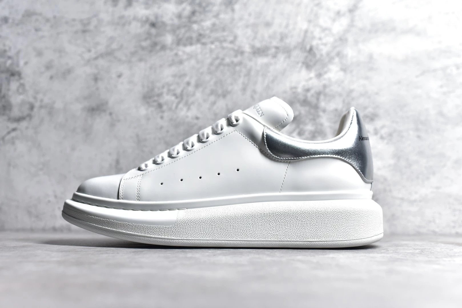 Alexander Mcqueen Leather White Black 7