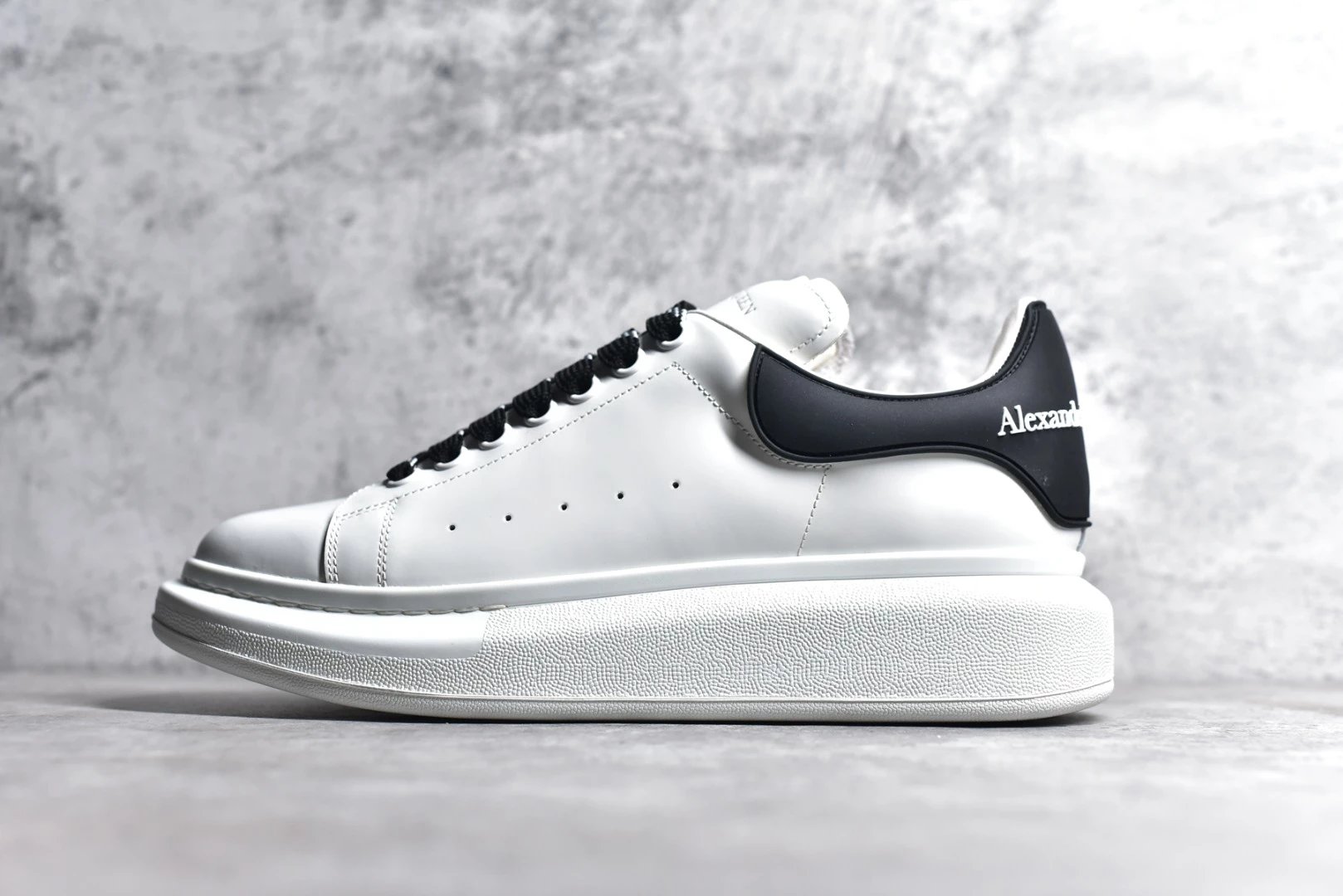 Alexander Mcqueen Leather White Black 10