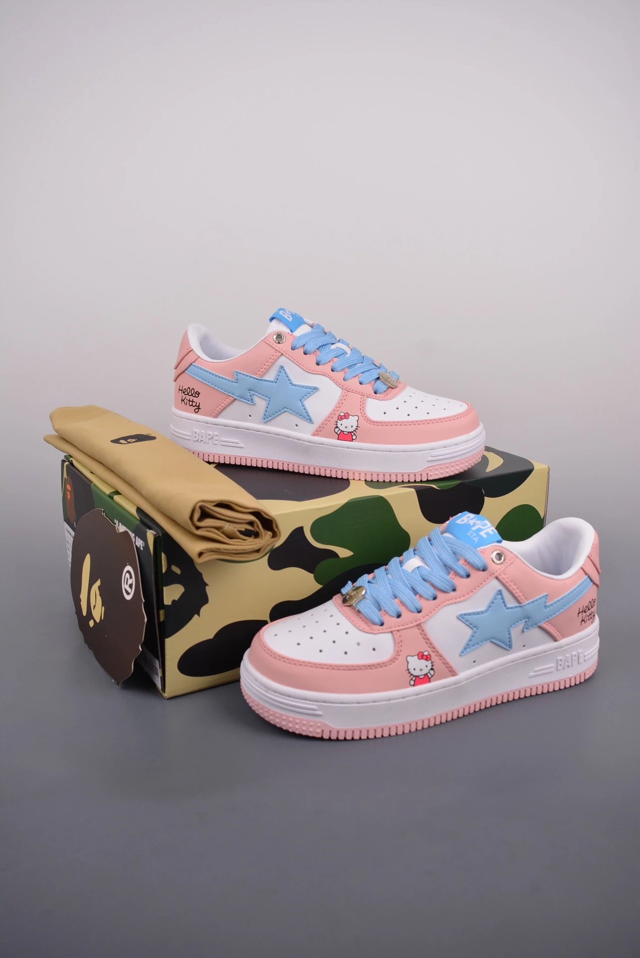 Bapesta Sneakers — Hello Kitty Cartoon colorway — USFans Spreadsheet photo